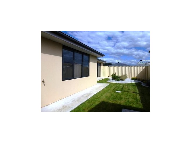 1/14 Earl Grove, Latrobe TAS 7307