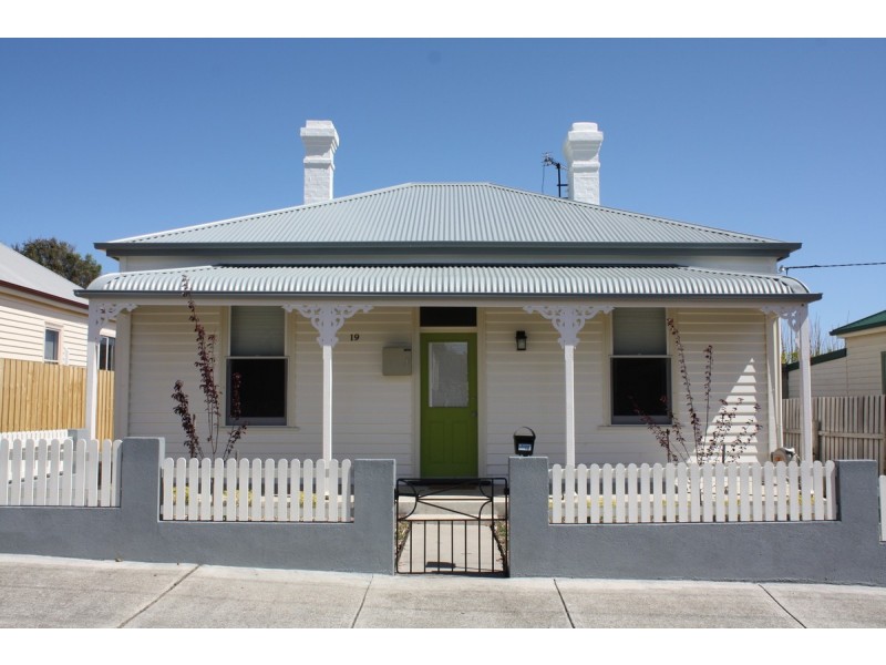 19 Henry Street, Devonport TAS 7310
