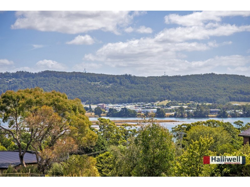 32 Highfield Road, Ambleside TAS 7310
