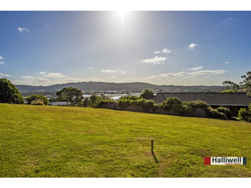32 Highfield Road, Ambleside TAS 7310