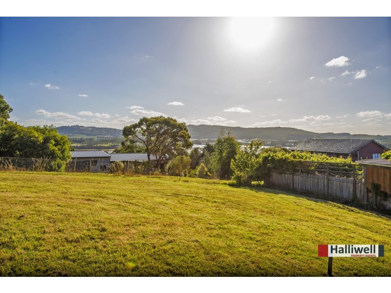 32 Highfield Road, Ambleside TAS 7310