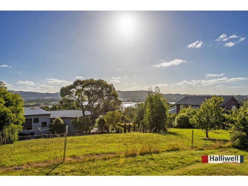 32 Highfield Road, Ambleside TAS 7310