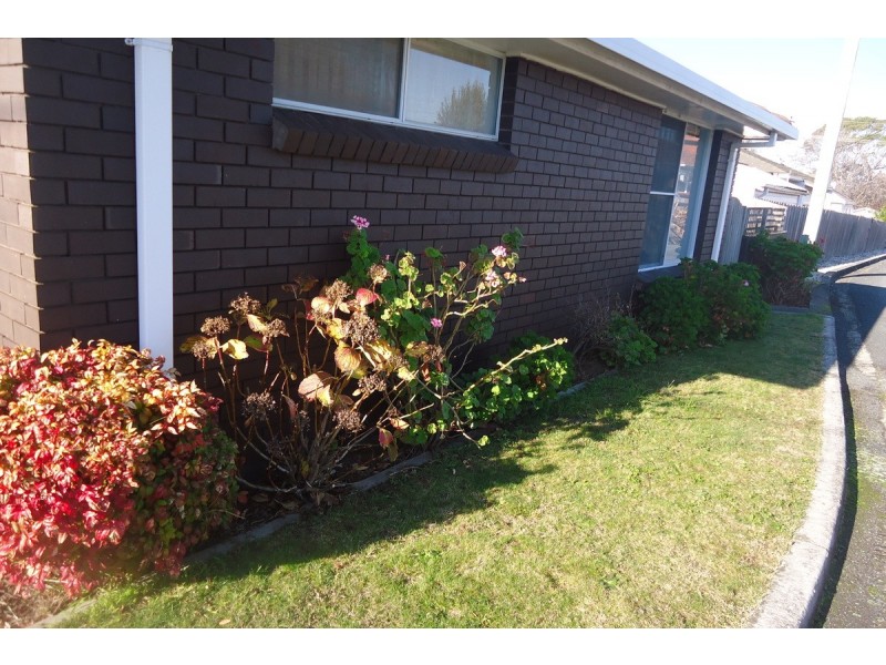9/8A Lower Madden Street, Devonport TAS 7310