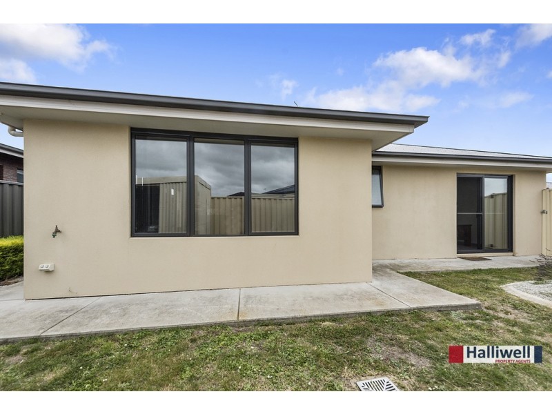 1/14 Earl Grove, Latrobe TAS 7307