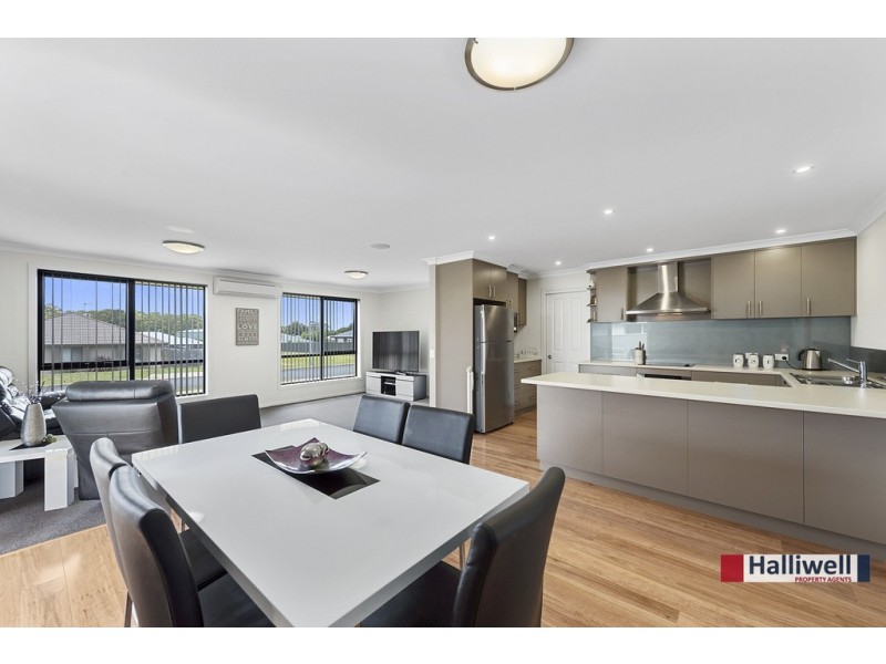 30 Washington Drive, Stony Rise TAS 7310