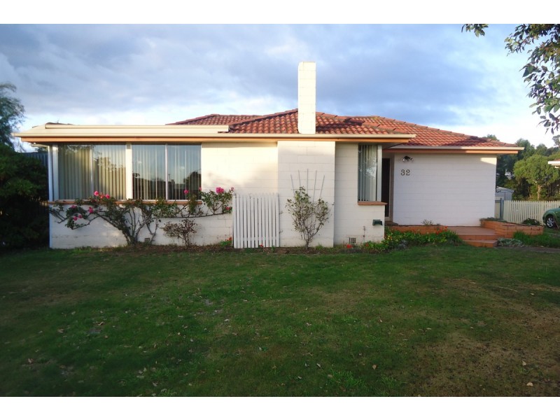 32 Chichester Drive, Devonport TAS 7310
