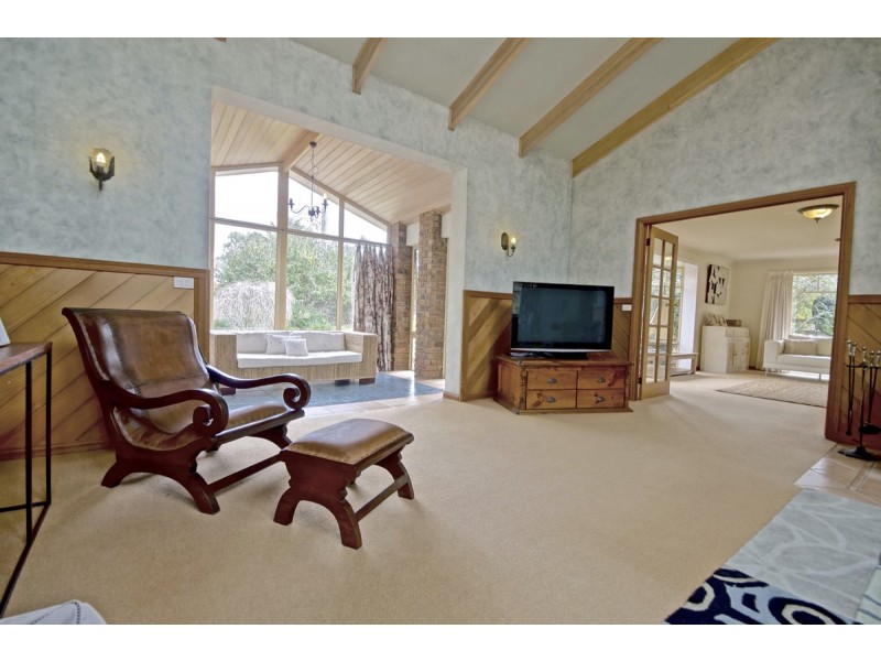 25 Lawrence Avenue, Acacia Hills TAS 7306