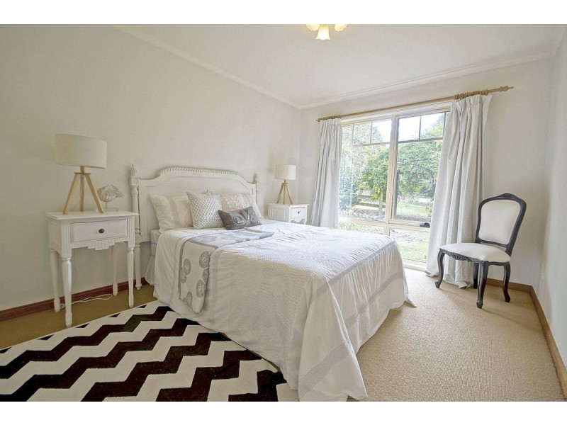 25 Lawrence Avenue, Acacia Hills TAS 7306
