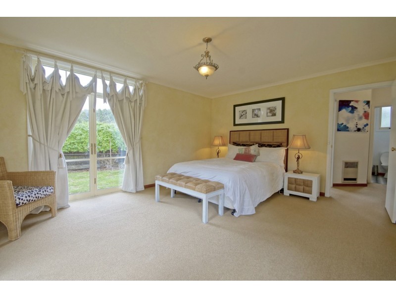 25 Lawrence Avenue, Acacia Hills TAS 7306