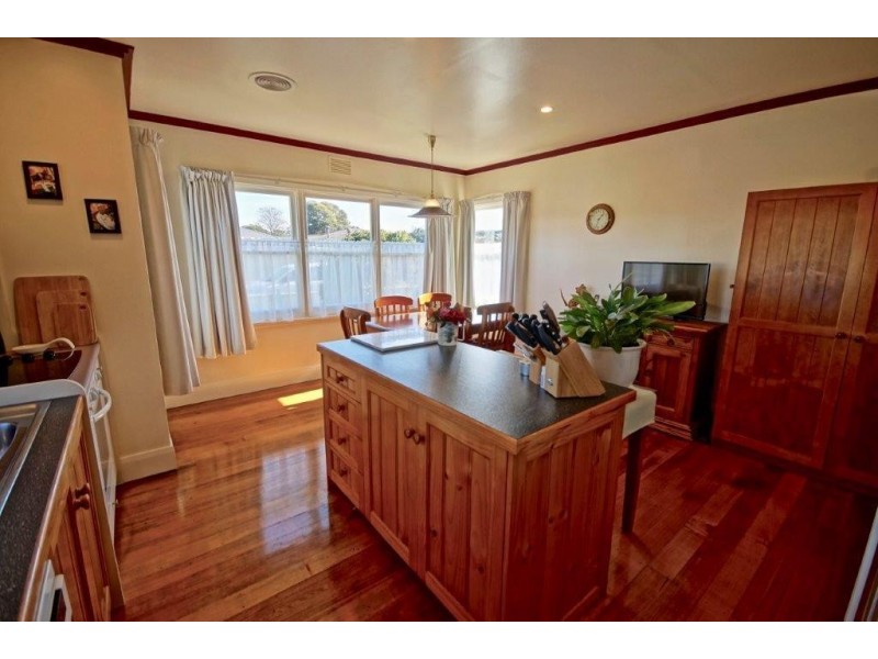 24 Greenway Avenue, Devonport TAS 7310