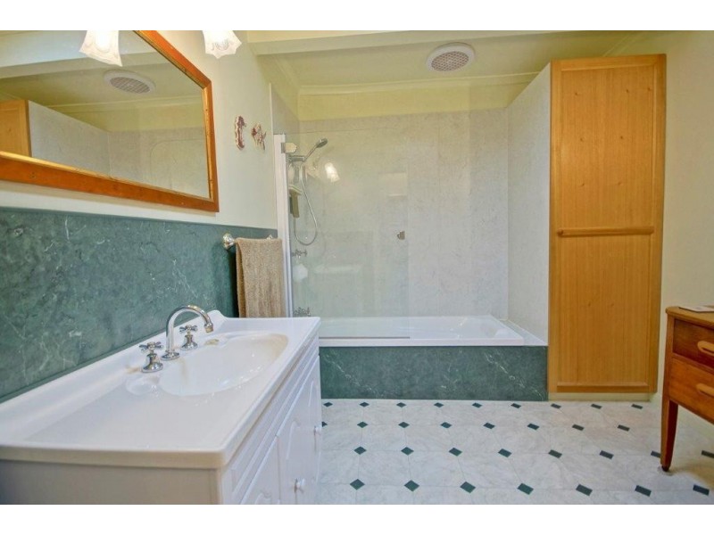 24 Greenway Avenue, Devonport TAS 7310