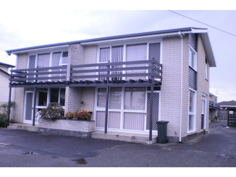 2/32 Victoria Parade, Devonport TAS 7310