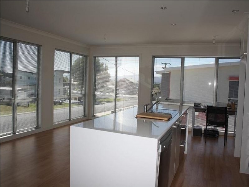 2/3 Arthur Street, Shearwater TAS 7307
