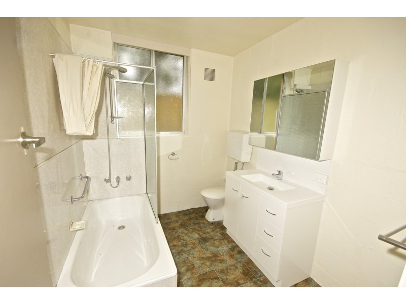 2/74 Steele Street, Devonport TAS 7310