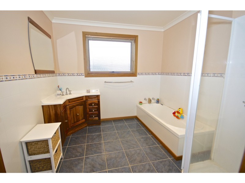 16 Camborne Road, Acacia Hills TAS 7306