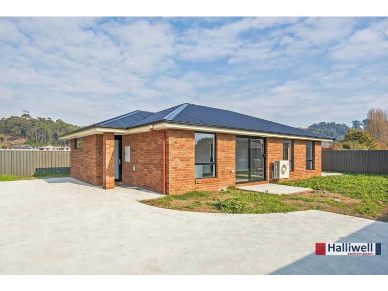 107 Penguin Road, West Ulverstone TAS 7315