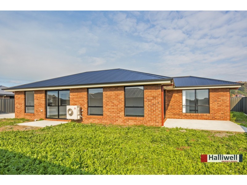 107 Penguin Road, West Ulverstone TAS 7315