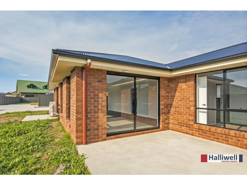 107 Penguin Road, West Ulverstone TAS 7315