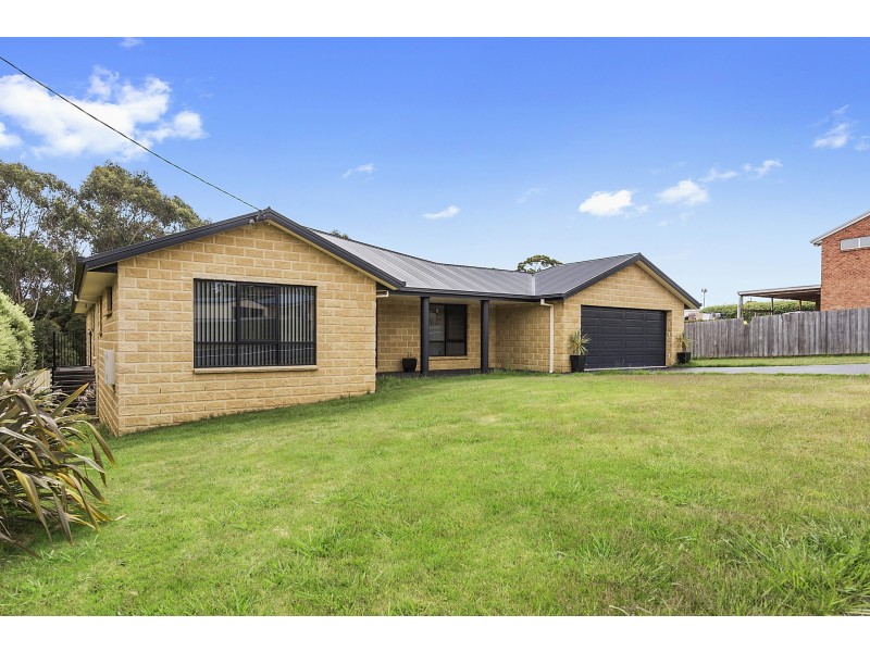 38 Lawrence Drive, Devonport TAS 7310