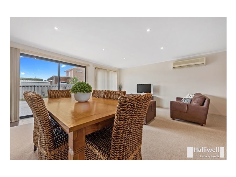 38 Lawrence Drive, Devonport TAS 7310