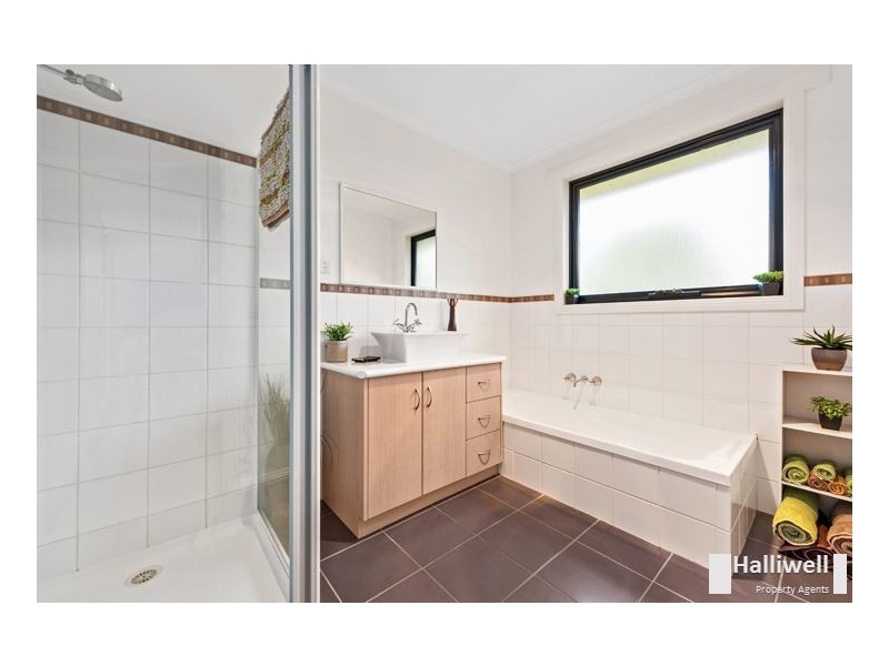 38 Lawrence Drive, Devonport TAS 7310