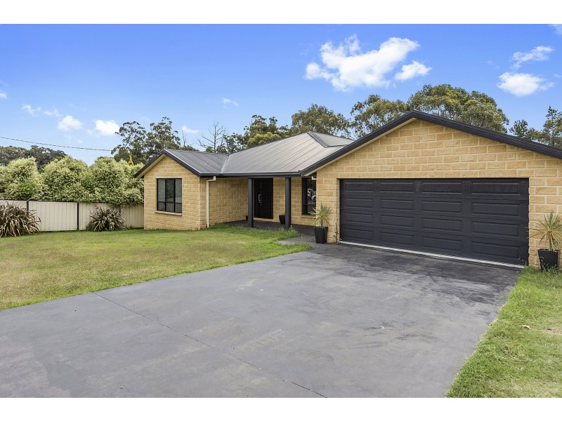 38 Lawrence Drive, Devonport TAS 7310