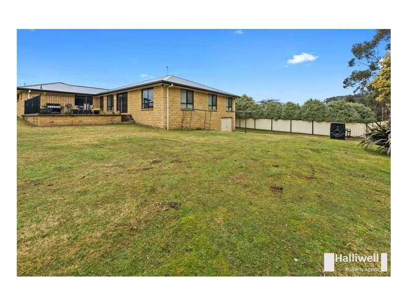 38 Lawrence Drive, Devonport TAS 7310