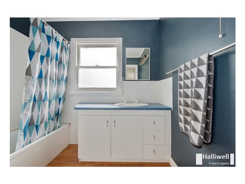 6 Middle Road, Devonport TAS 7310