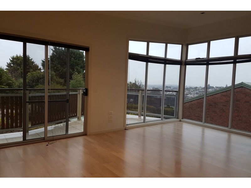 2/136 Caroline Street, East Devonport TAS 7310