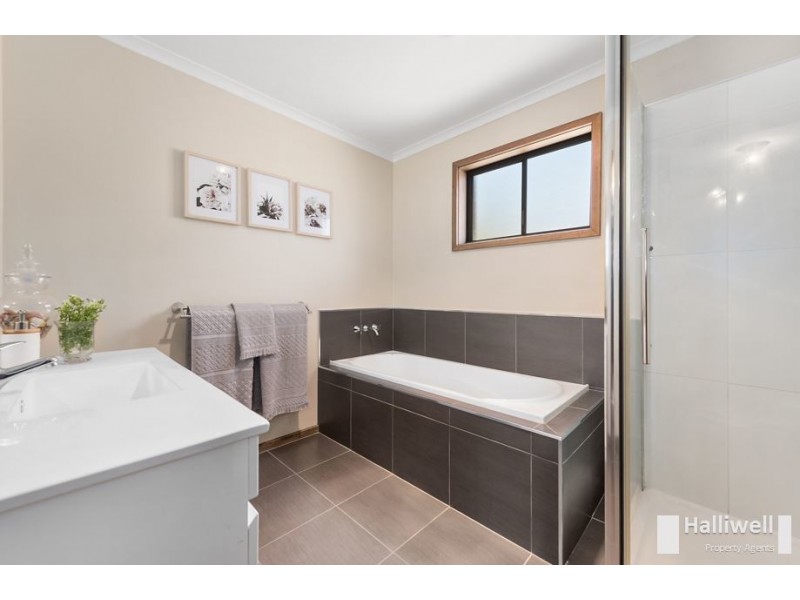 25 Coomera Crescent, Miandetta TAS 7310