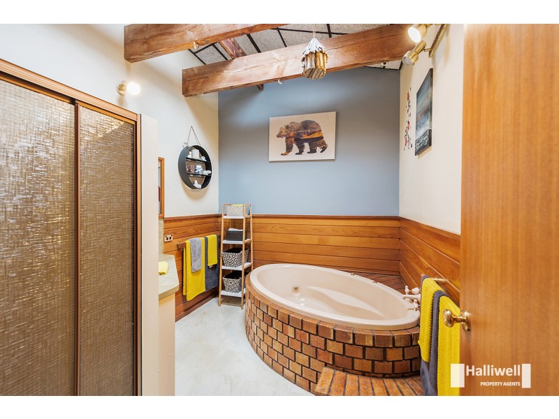 35 Lawrence Avenue, Acacia Hills TAS 7306