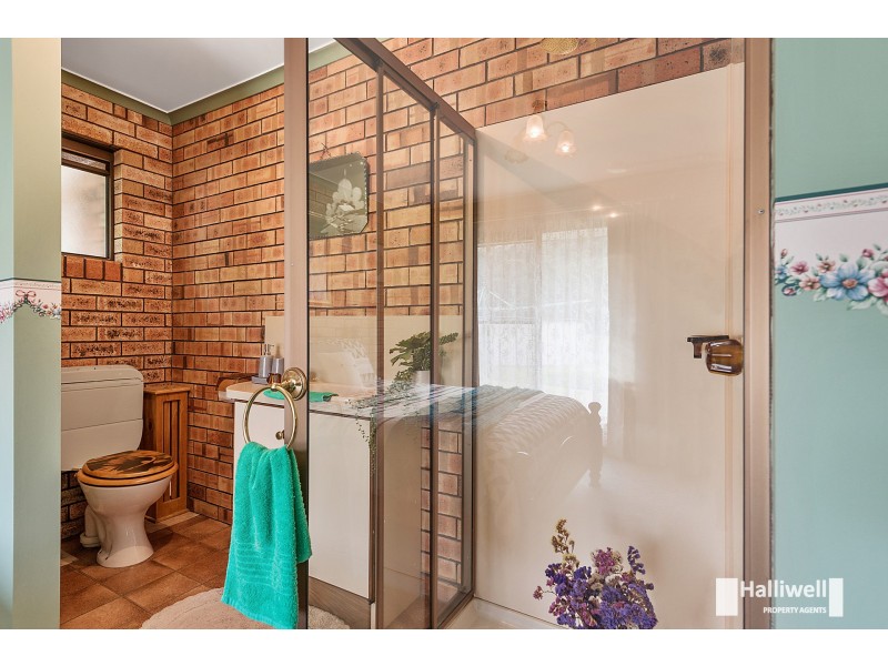 35 Lawrence Avenue, Acacia Hills TAS 7306