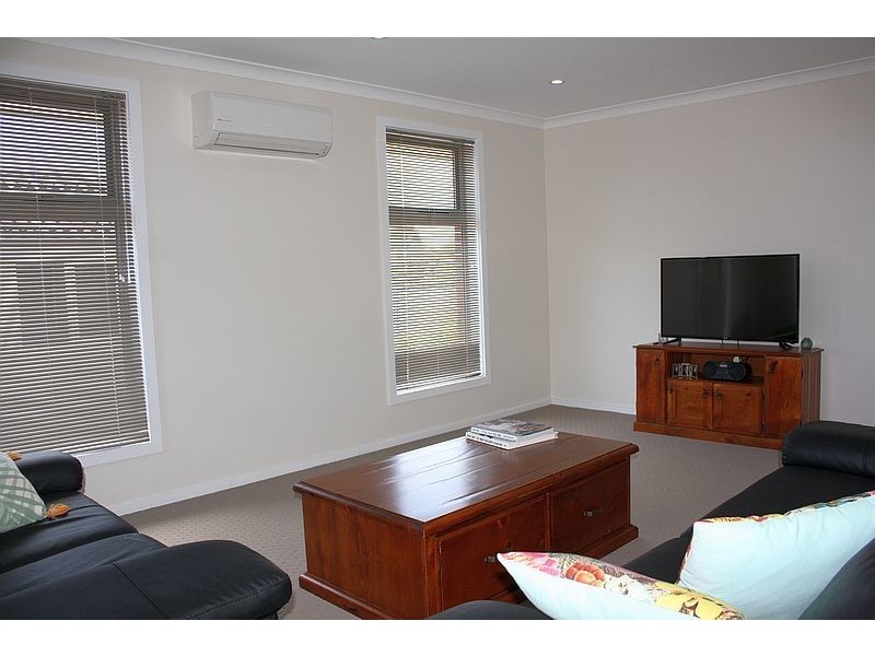 2/1 Franklin Drive, Shearwater TAS 7307