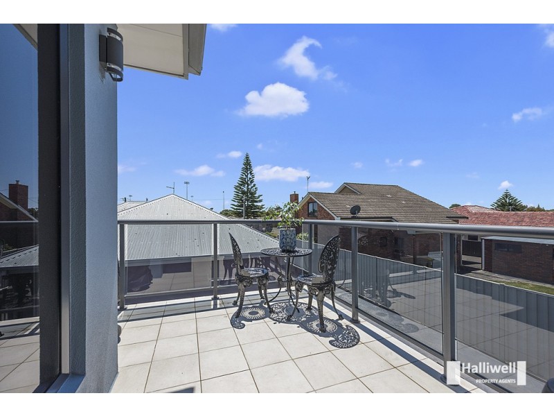 2/27 George Street, Devonport TAS 7310