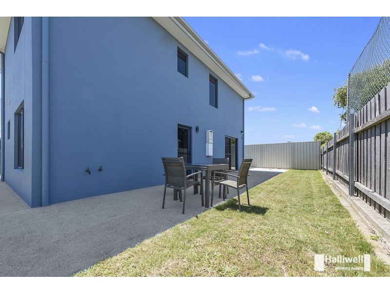 2/27 George Street, Devonport TAS 7310
