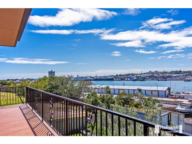 55 Wenvoe Street, Devonport TAS 7310