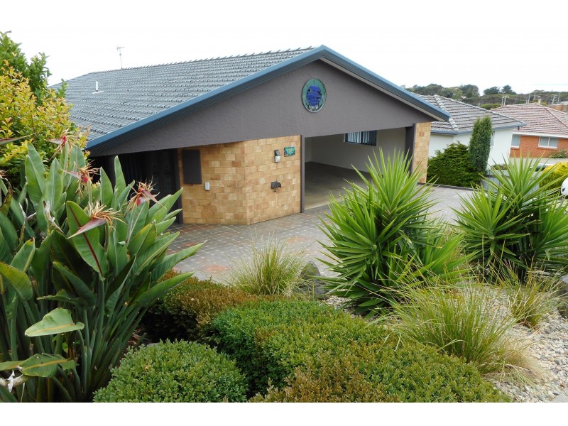 12 Cromwell Crescent, Devonport TAS 7310