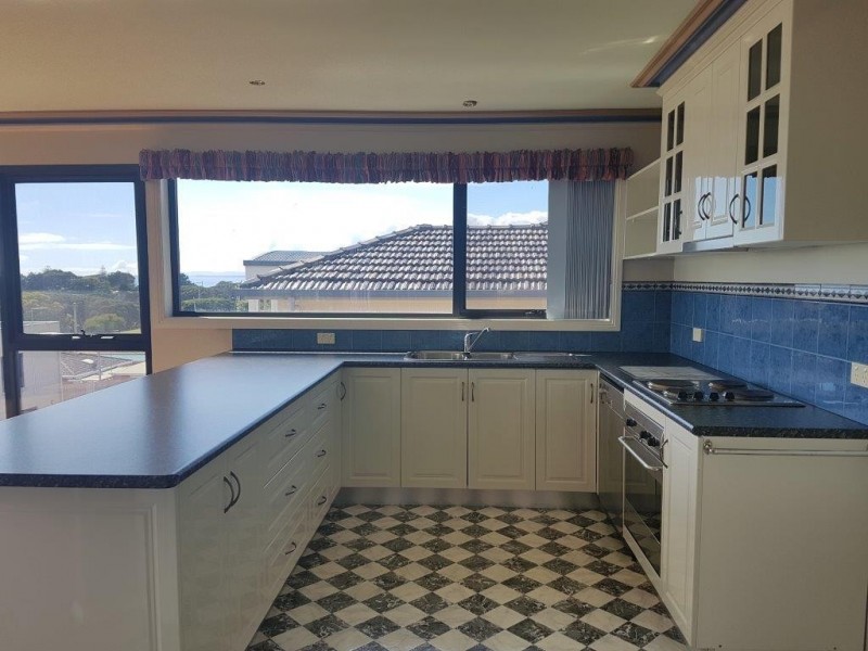 12 Cromwell Crescent, Devonport TAS 7310