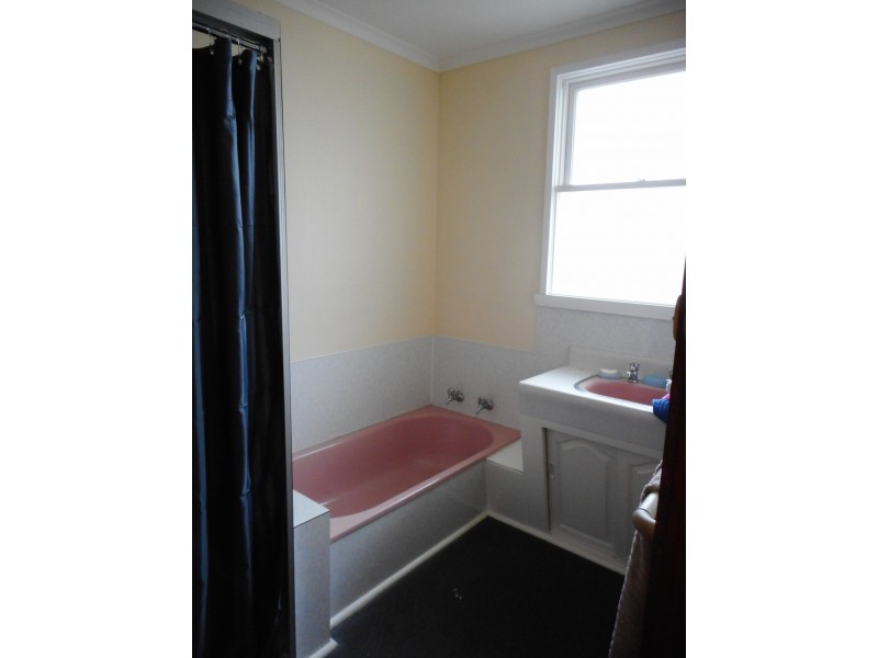 8 College Court, Devonport TAS 7310