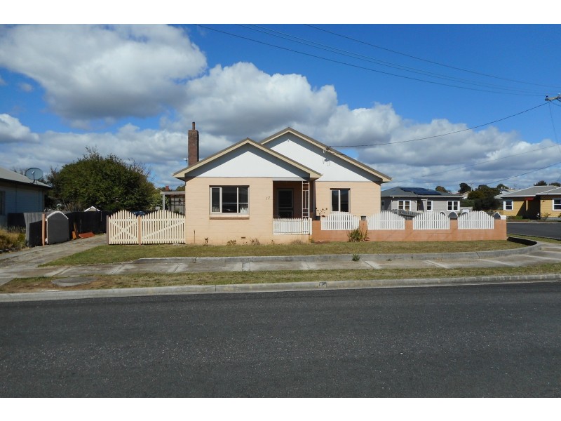 17 Madden Crescent, Devonport TAS 7310