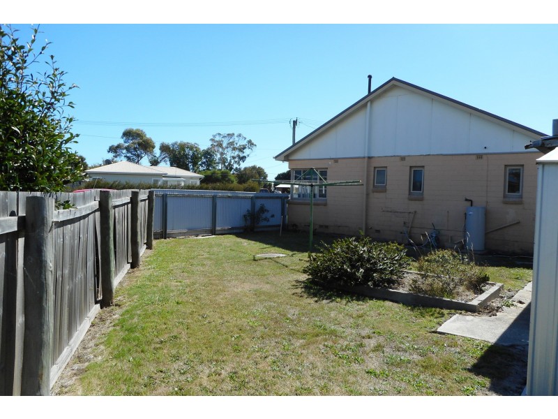 17 Madden Crescent, Devonport TAS 7310