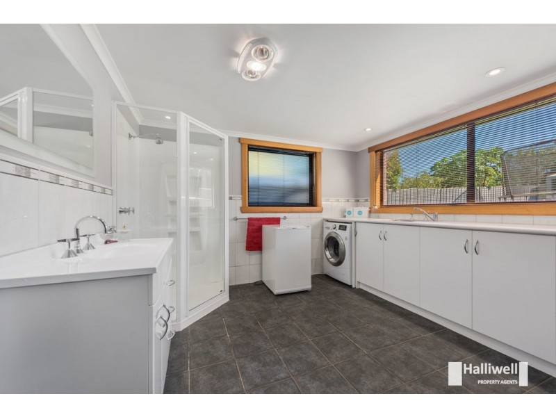 1 Warruga Place, Devonport TAS 7310