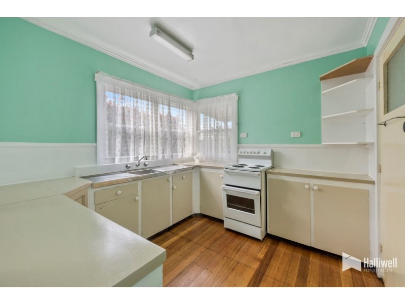 8 Adelaide Street, Devonport TAS 7310