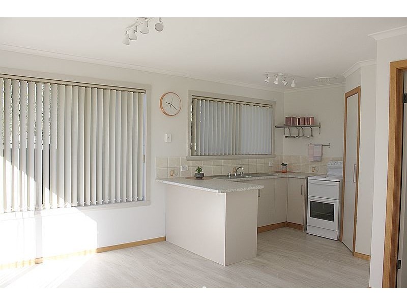 2/99 Alexander Street, Shearwater TAS 7307