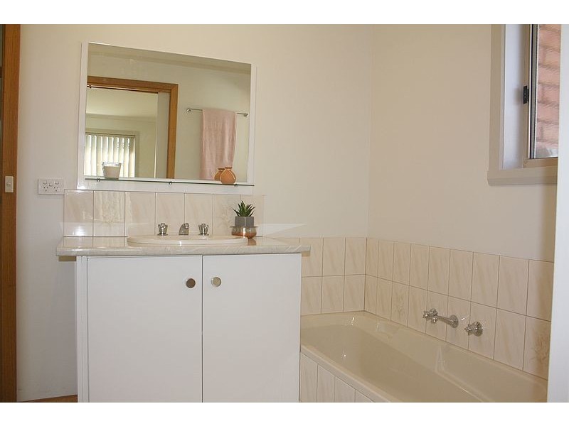 2/99 Alexander Street, Shearwater TAS 7307