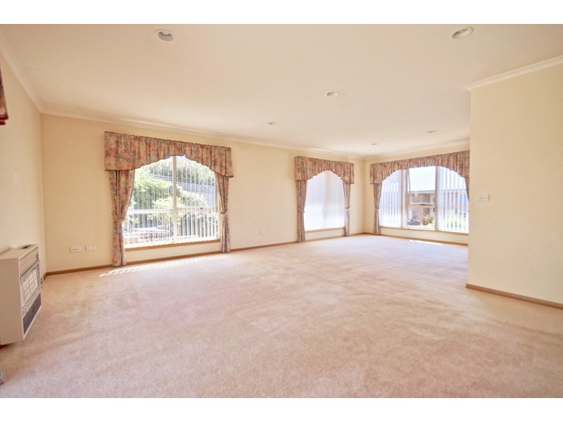 2/33 Arden Avenue, Devonport TAS 7310