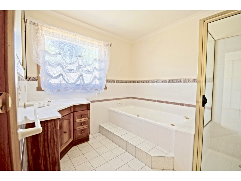 2/33 Arden Avenue, Devonport TAS 7310