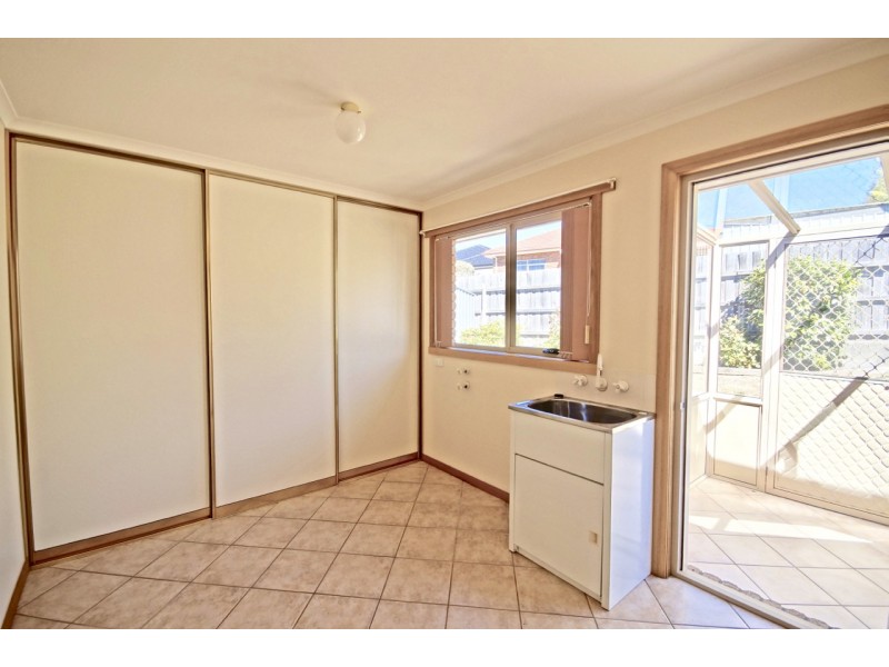 2/33 Arden Avenue, Devonport TAS 7310