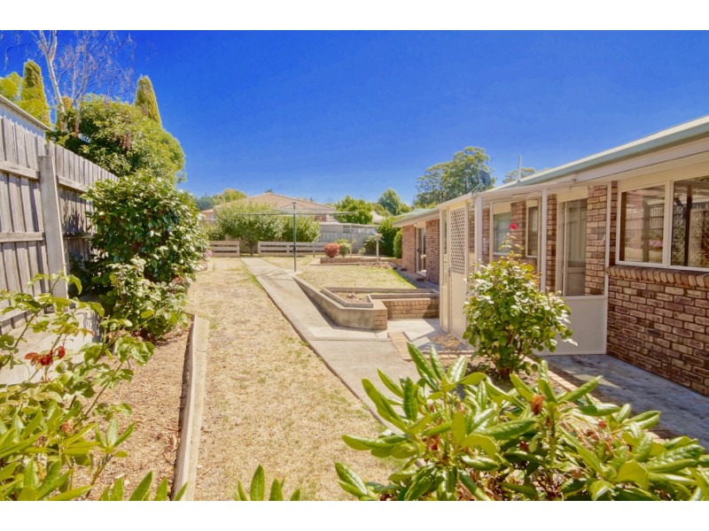 2/33 Arden Avenue, Devonport TAS 7310