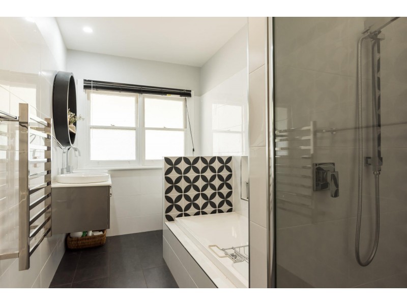 18 Ronald Street, Devonport TAS 7310